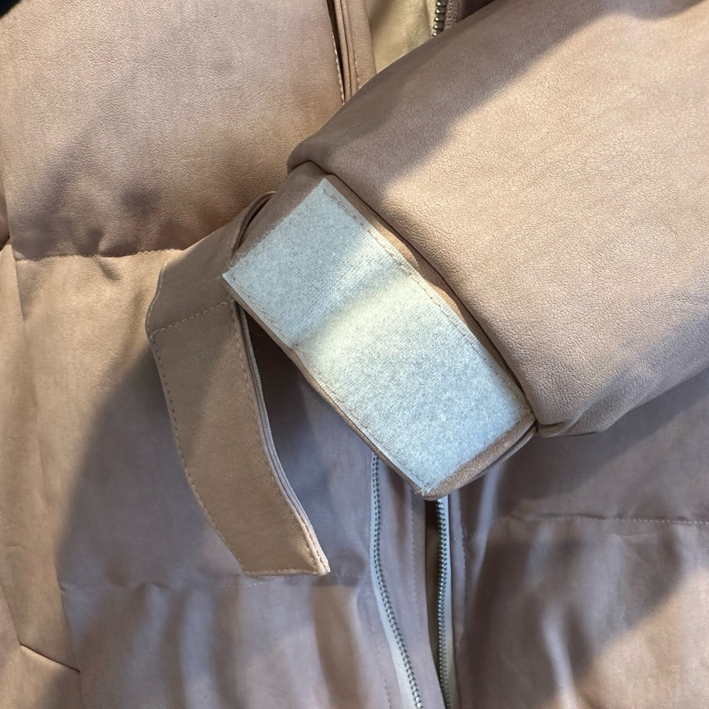 LG Women's Puffer Jacket - Light Pink - Picture 10 of 12
